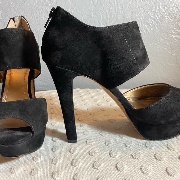BCBG Black Suede High Heels Open Toe Closed Heel Pumps - Picture 12 of 16
